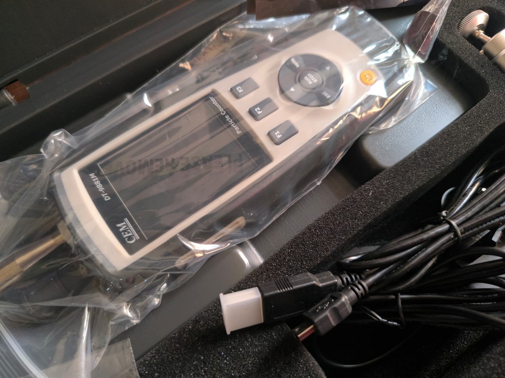 غبارسنج پارتیکل کانتر برندCEM مدل DT-9881M