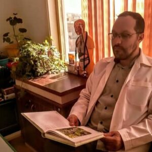 دکتر مصطفی تصمیمی متخصص دکترای طب سنتی مکمل