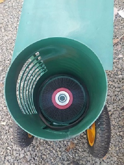 دستگاه گردو پوست‌کن