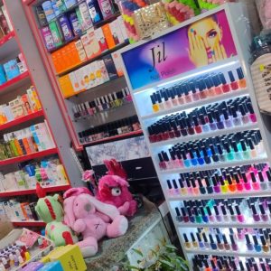 فروشنده آرایشی و بهداشتی