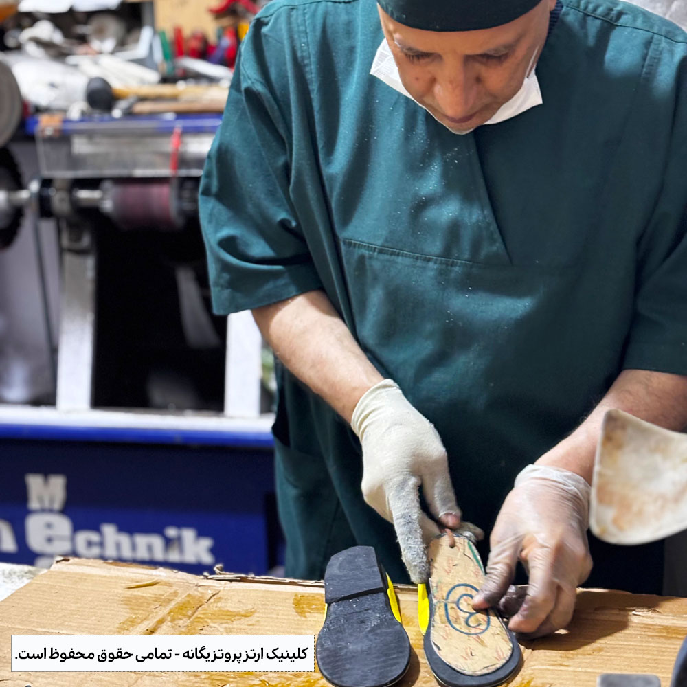 درمان تخصصی خارپاشنه با اسکن حرفه‌ای پا و طراحی کفی طبی اختصاصی